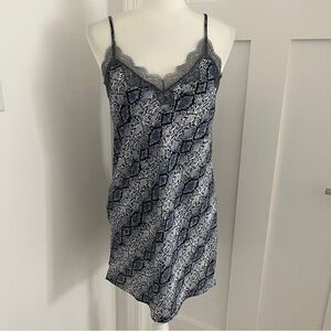 NWOT Victoria's Secret Snake Print Underwire Slip Dress Size XS Blue Black *I2